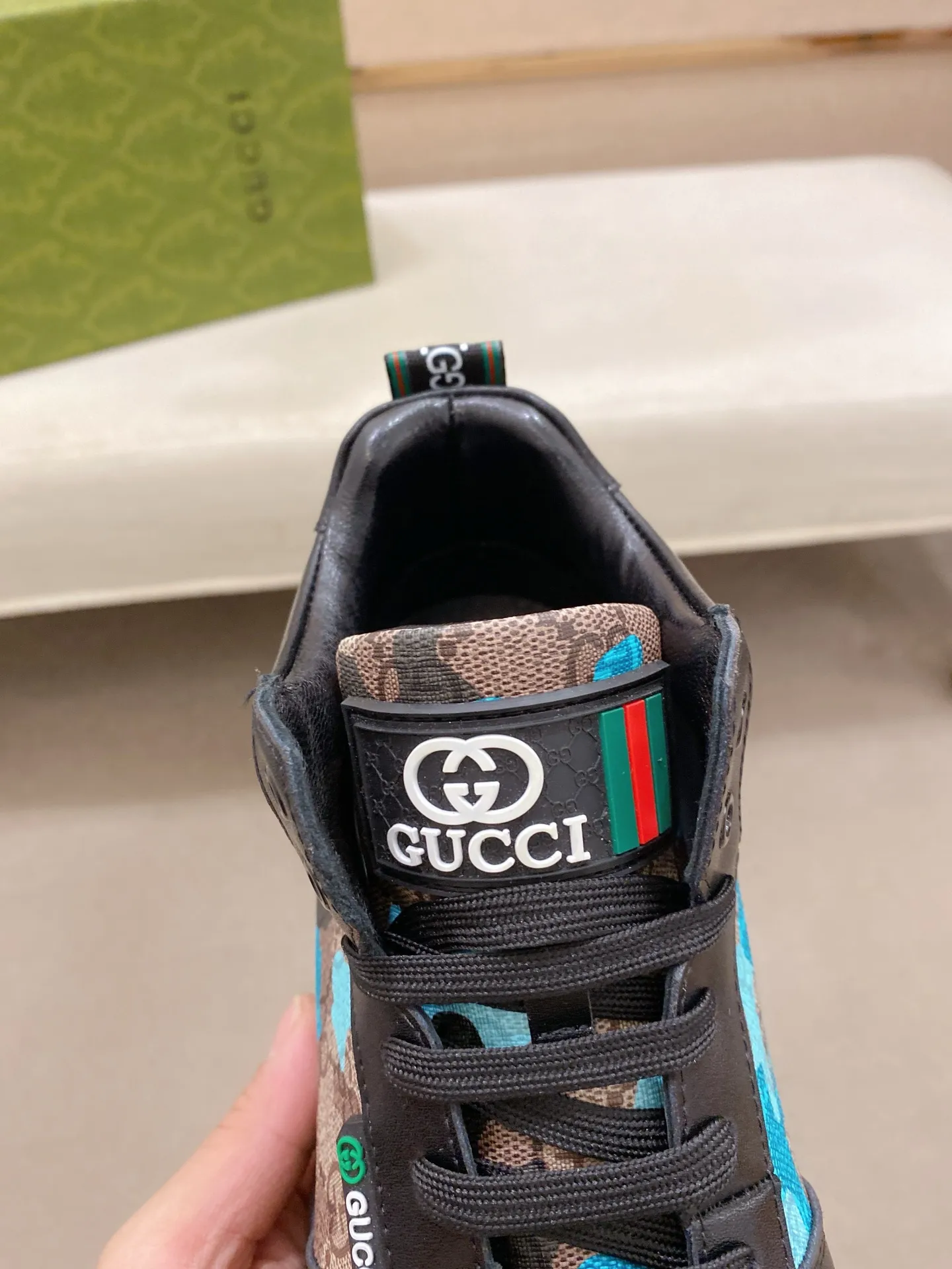 Factory price: 420💰 (GUCCI) The latest model from the official website🎁🎁Casual and fashionable men's shoes👟, hot style💥The version is simple and elegant, exclusive for trendy men. The unique latest brand elements from the official website👑Original Gucci decoration, fashionable and generous, the fabric is original cowhide ✅Mesh breathable lining, the official website specifies wear-resistant casual outsole, the classic model is taken in kind at the counter🎬38-44 (can be customized for 45 non-refundable)